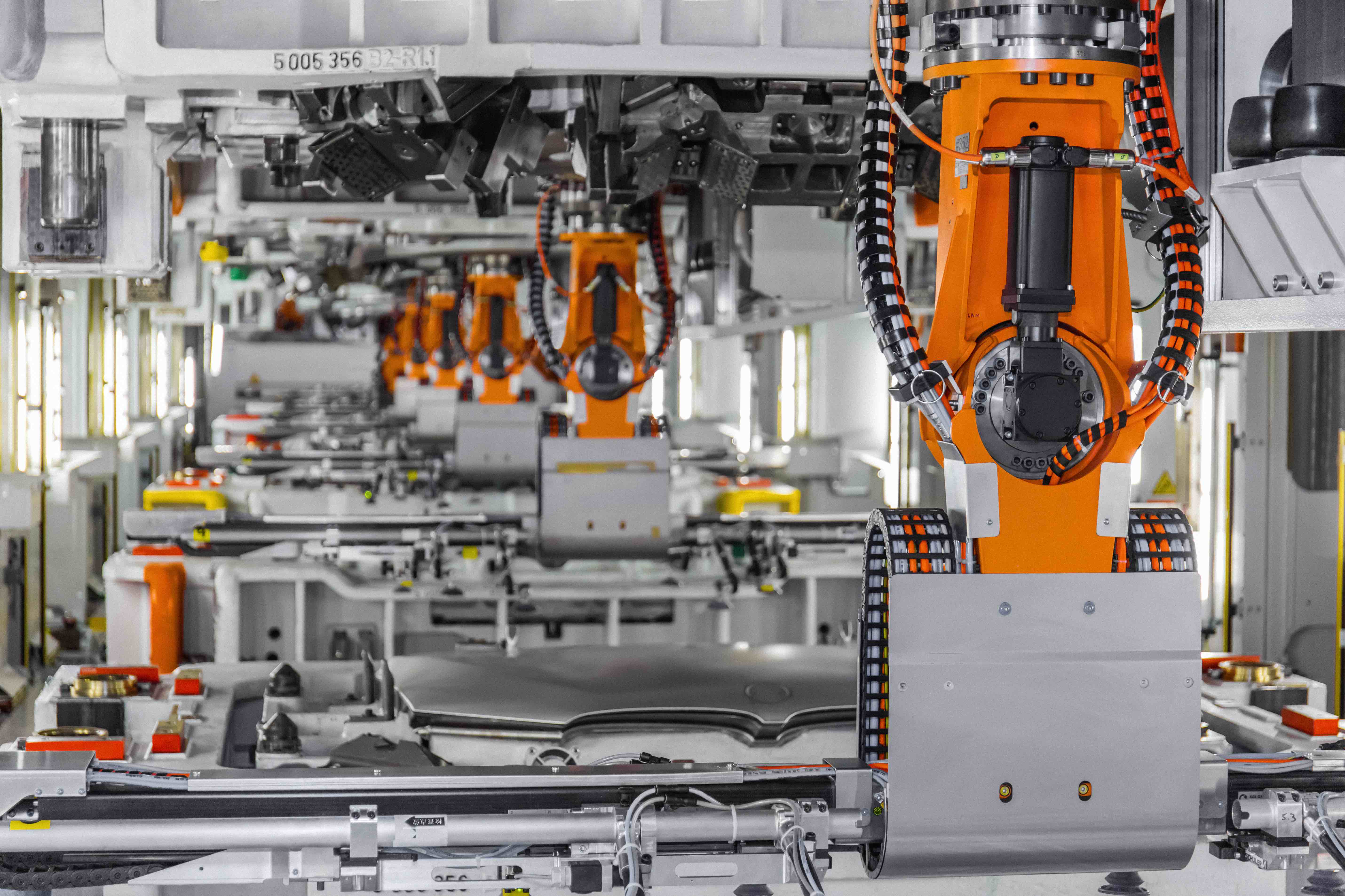 開上寶馬新5系Li之前,你可以先看看生產它的工廠